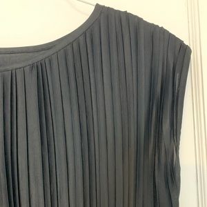 Black Pleated Midi Dress by Serbin Muriel Ryan